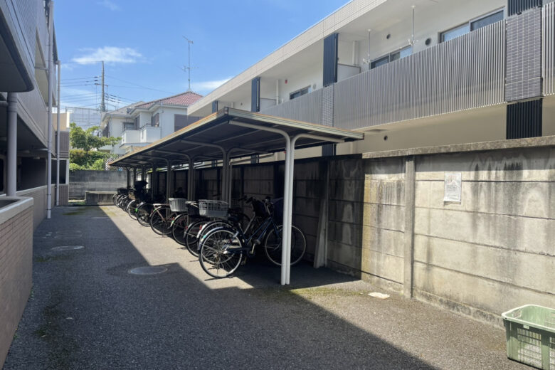 自転車置き場がございます。ちょっとしたお買い物やお出かけに、自転車を使うライフスタイルにも寄り添います。